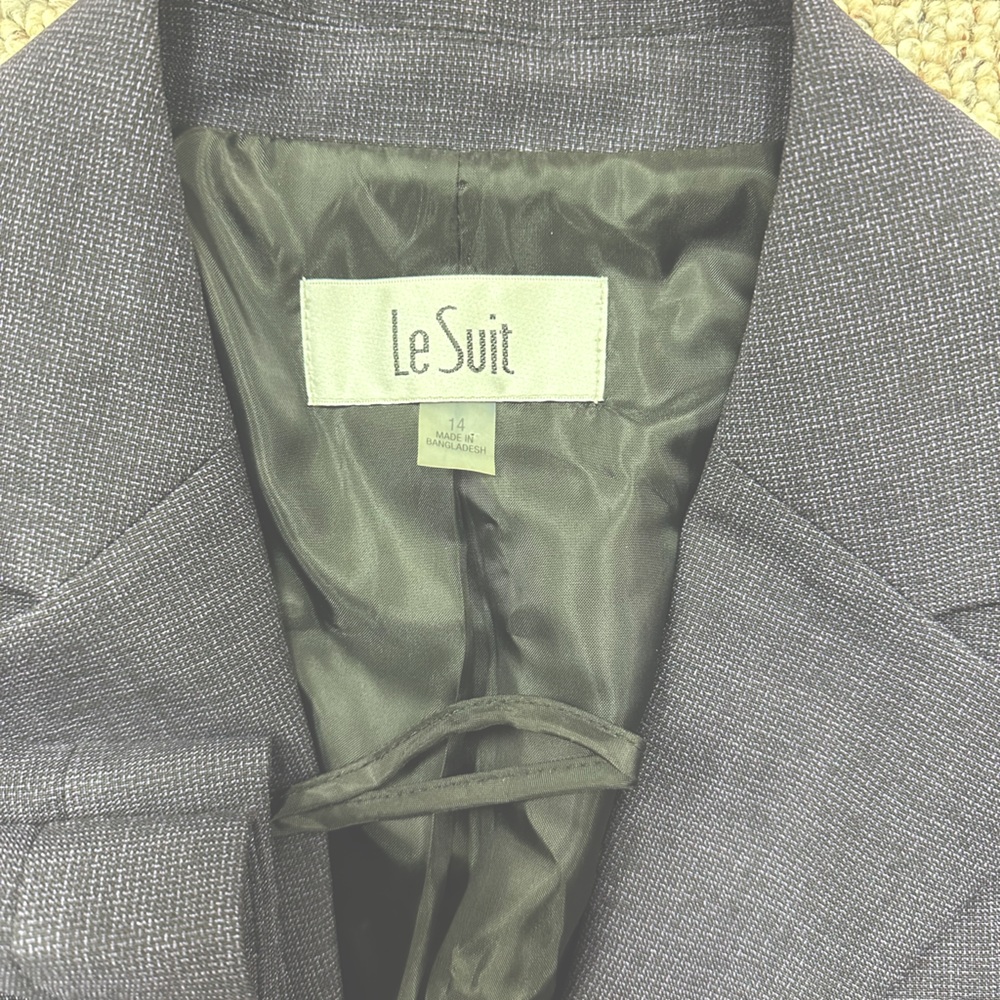 2-PC Women’s Suit